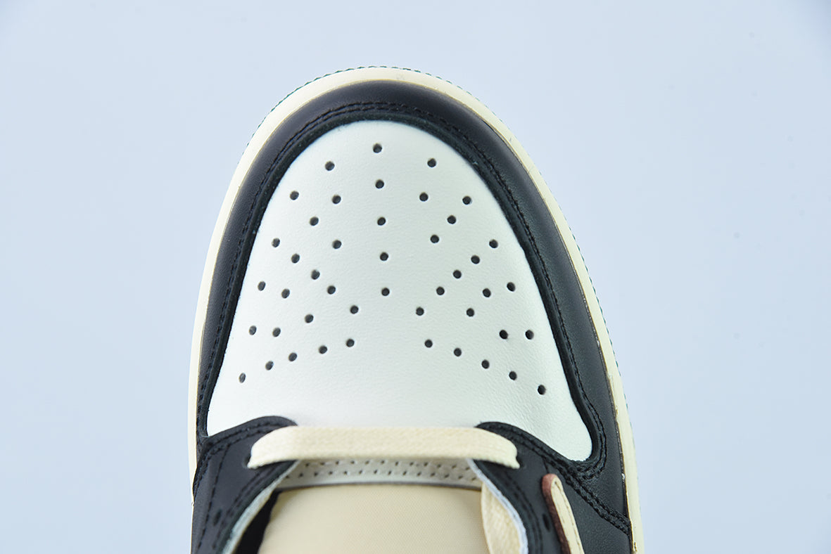 Travis Scott x Air Jordan 1 Low