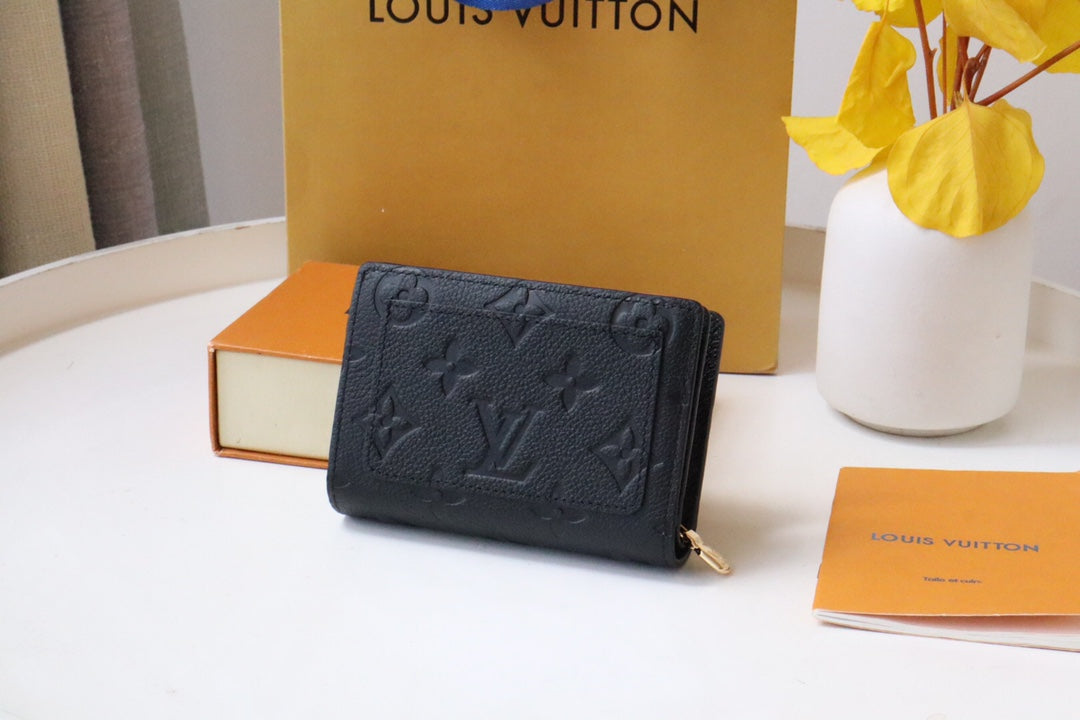Louis Vuitton Cléa Wallet