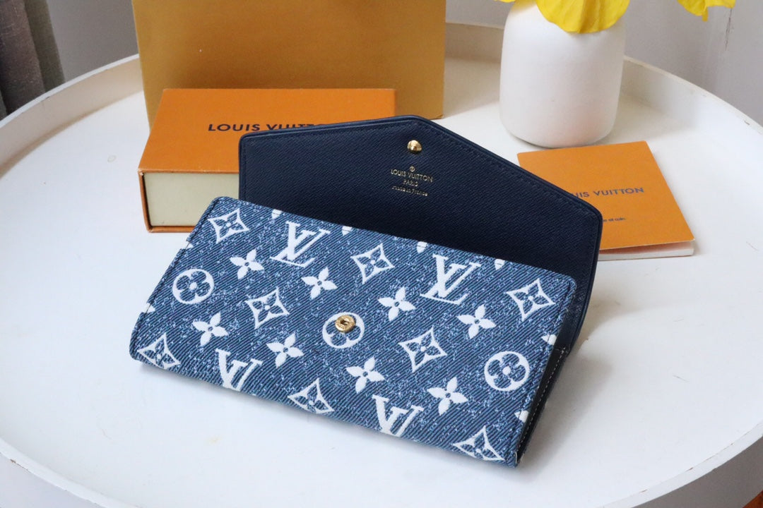 Louis Vuitton Cléa Wallet
