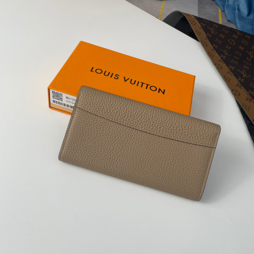 Louis Vuitton Capucines Wallet