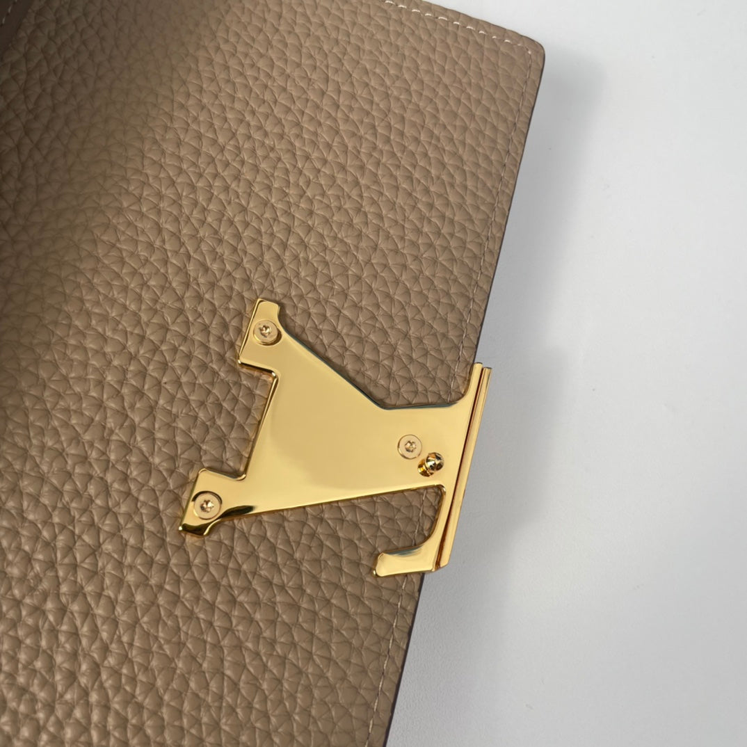 Louis Vuitton Capucines Wallet