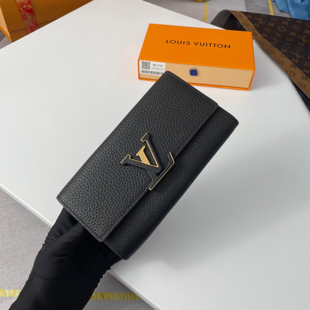 Louis Vuitton Capucines Wallet