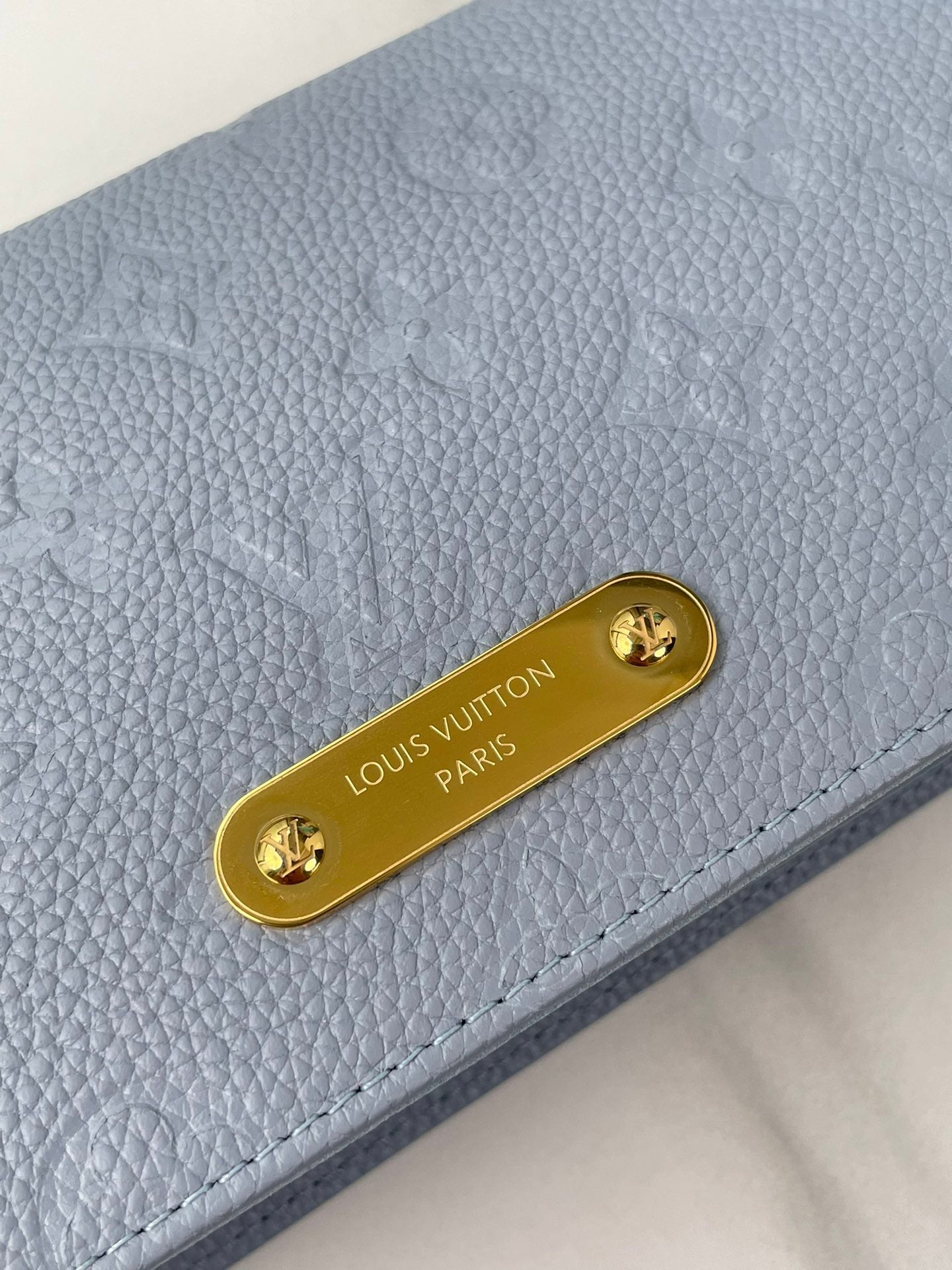 Louis Vuitton Wallet On Chain Lily