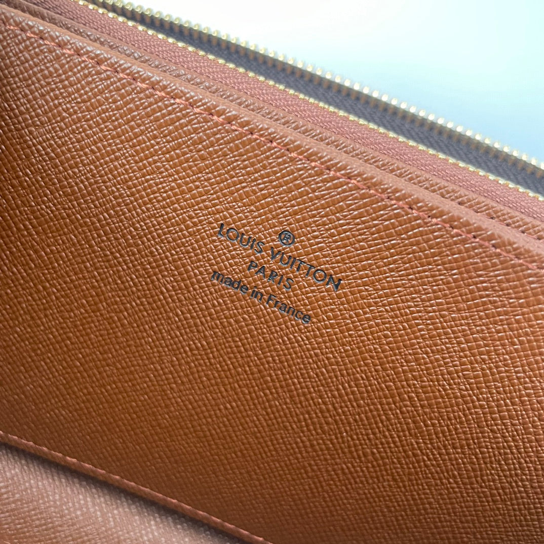 Louis Vuitton Zippy Wallet