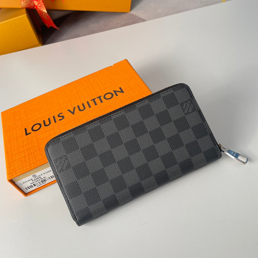 Louis Vuitton Zippy Wallet