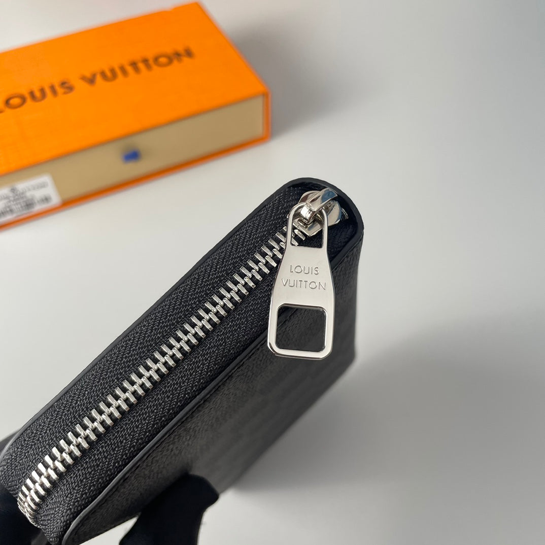 Louis Vuitton Zippy Wallet