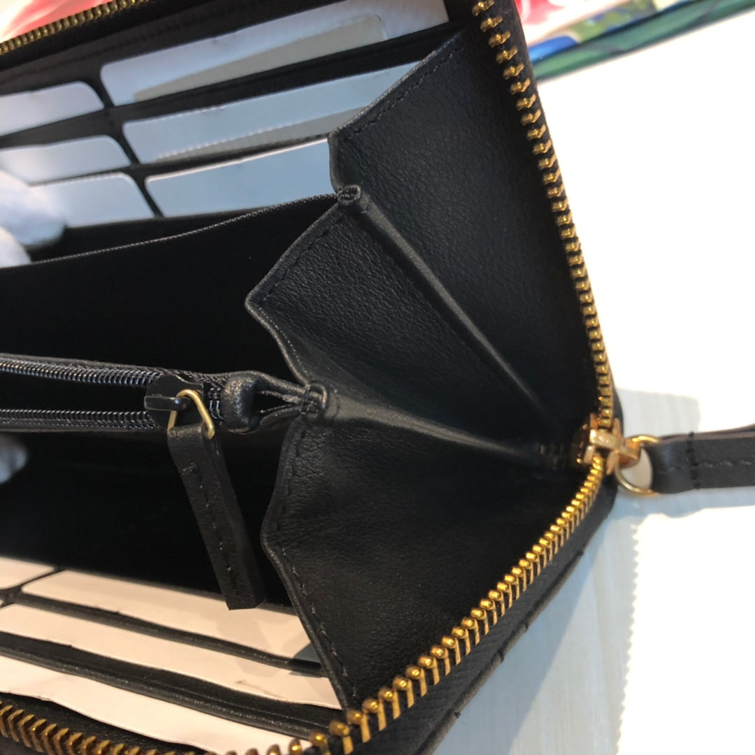 Gucci GG Marmont Zip Around Wallet