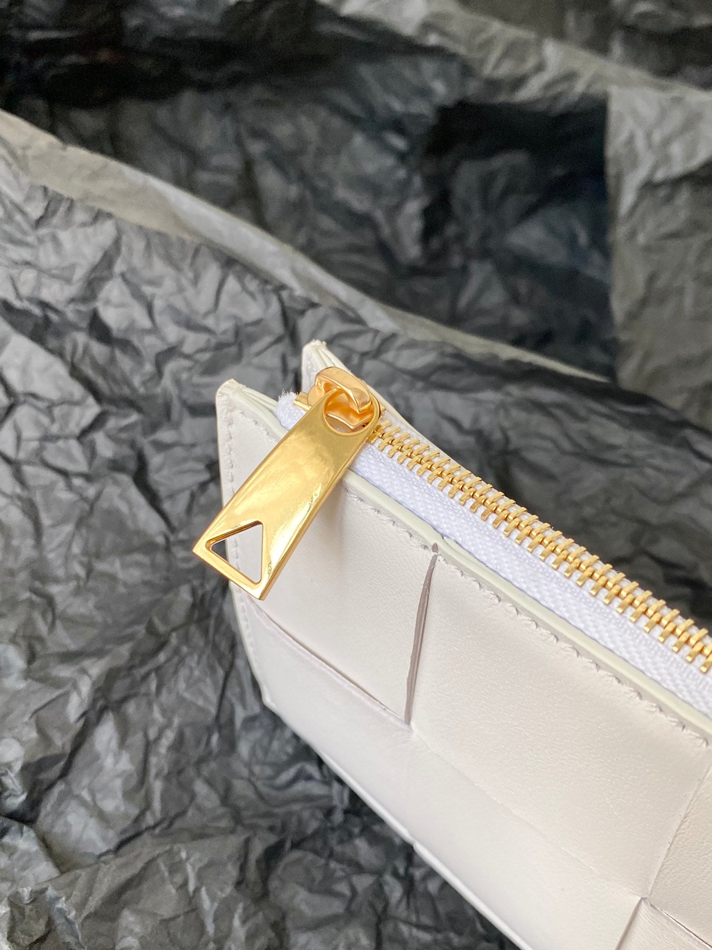 BV Cassette Zippered Card Case