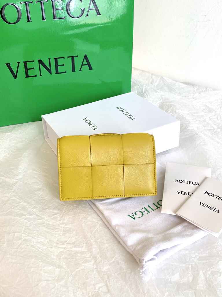 BV Cassette Business Card Case