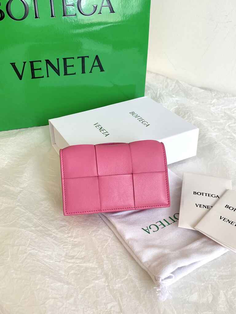 BV Cassette Business Card Case