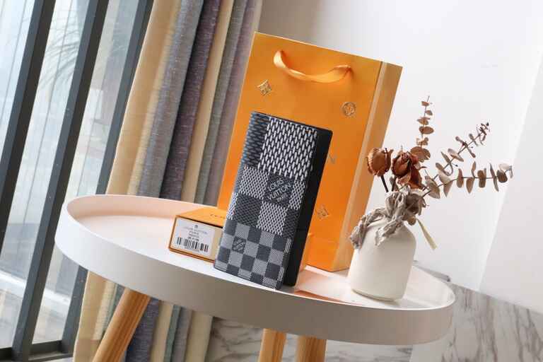 LV Brazza Wallet