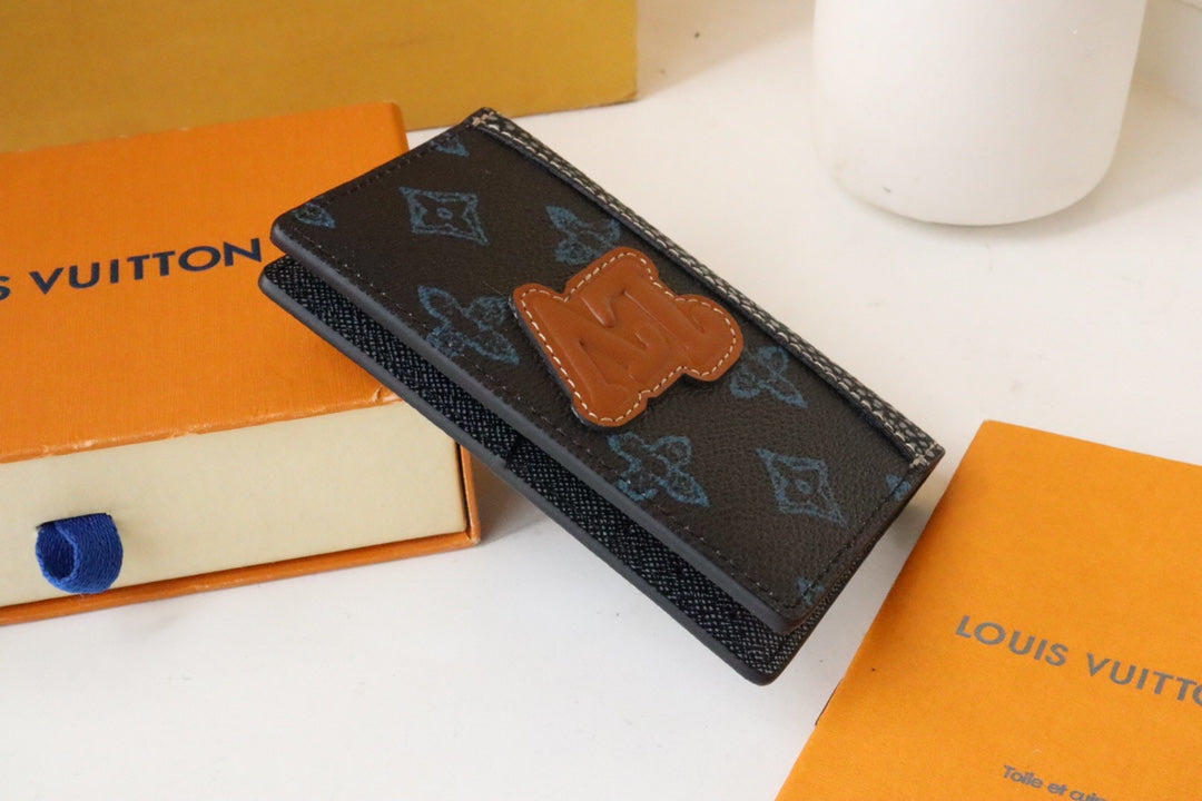 LV Pocket Organizer