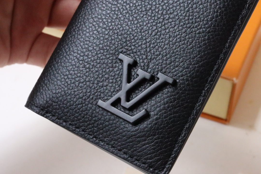 LV Pocket Organizer