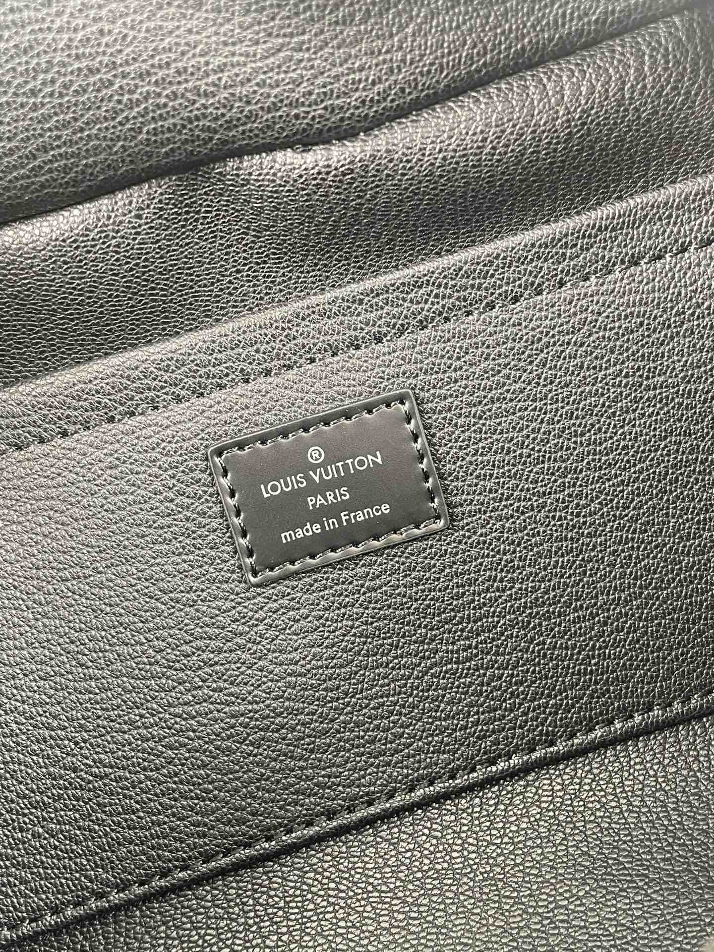 LV Locker Dopp Kit