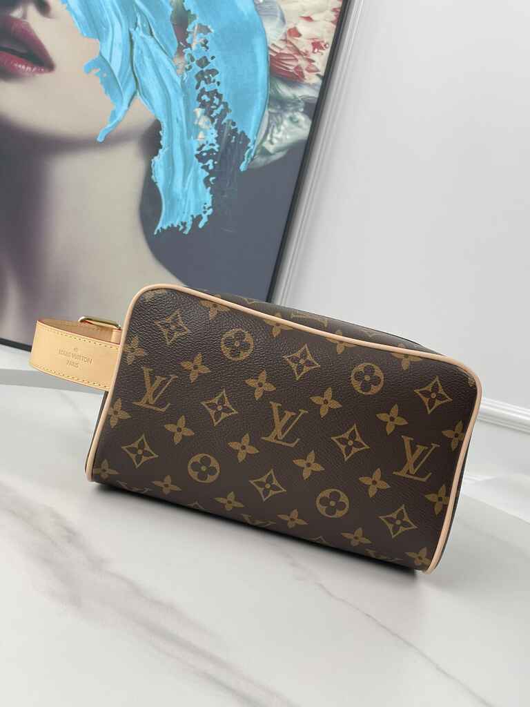 LV Locker Dopp Kit