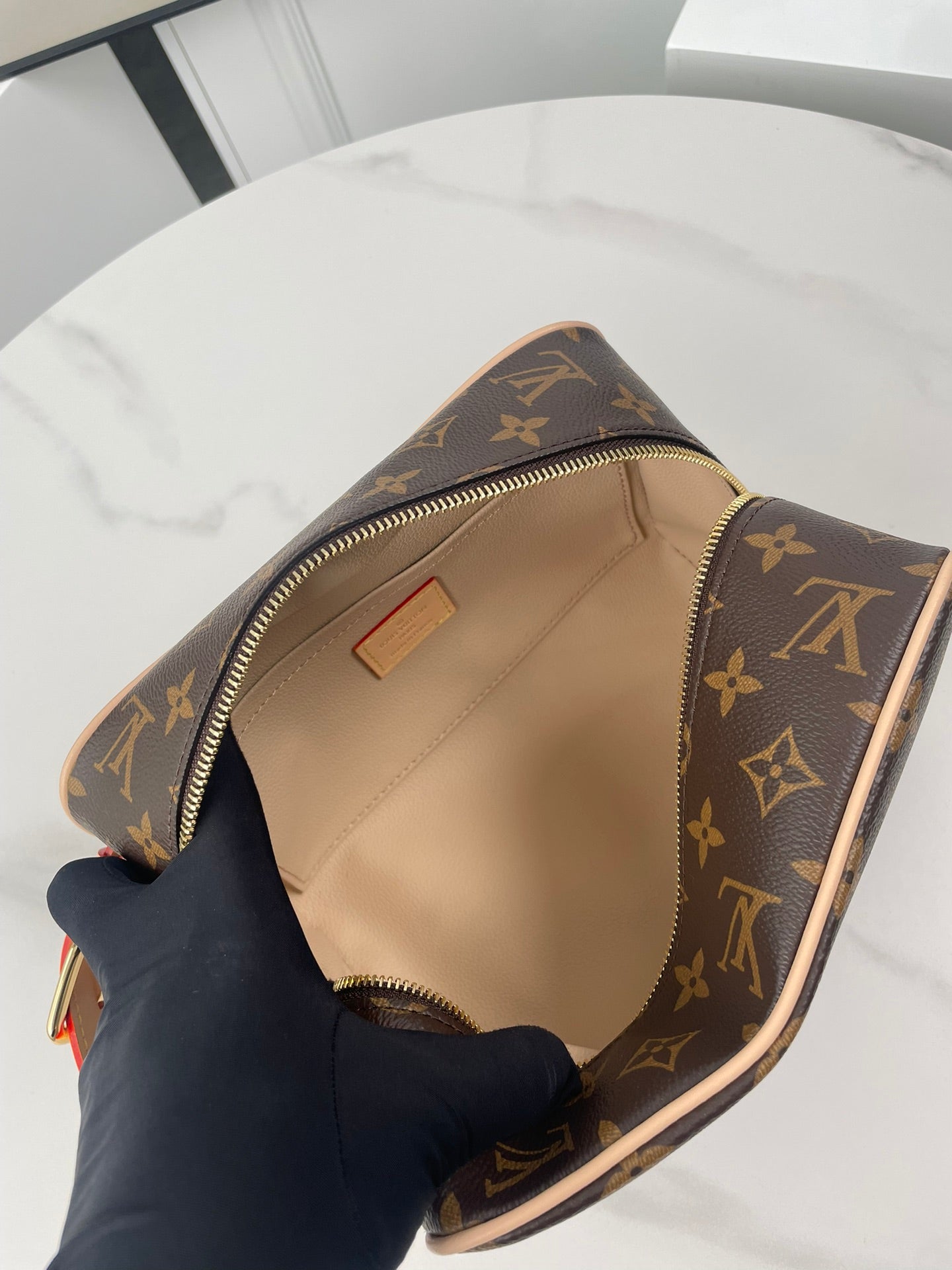 LV Locker Dopp Kit