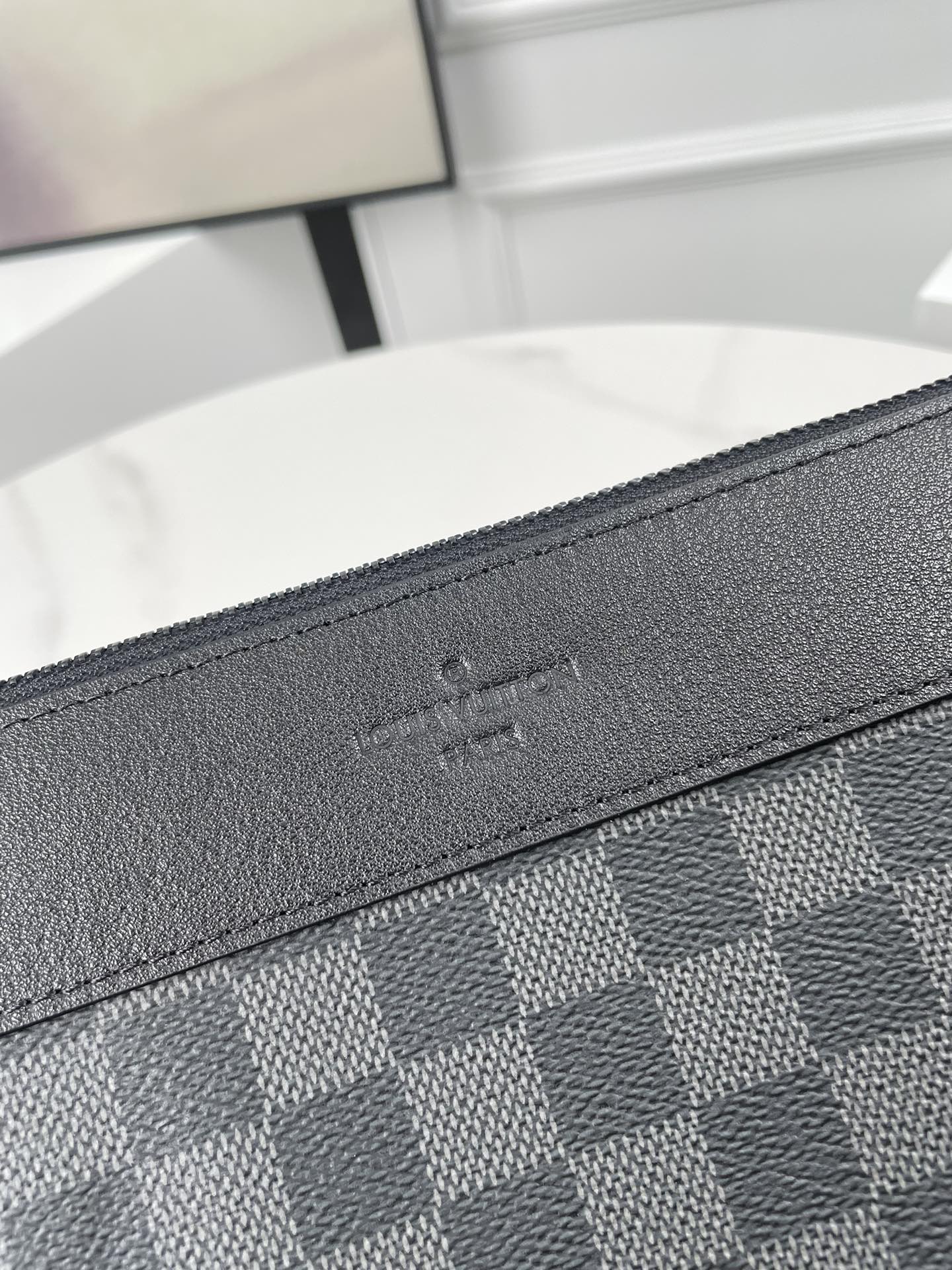 LV Pochette Voyage Souple
