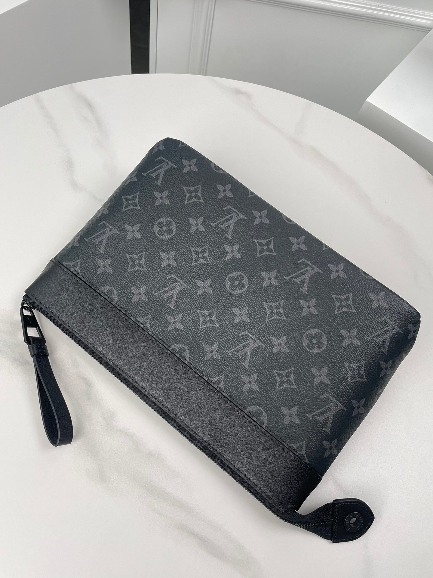 LV Pochette Voyage Souple