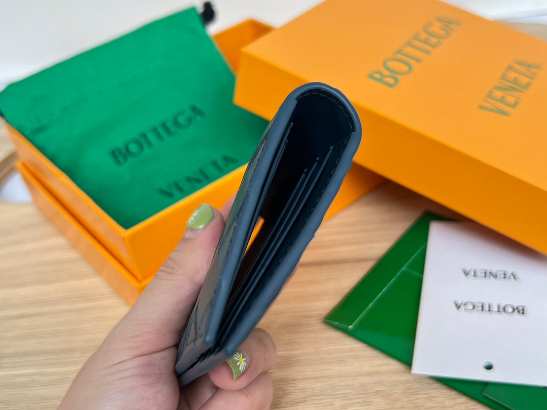 BV Flap Card Case