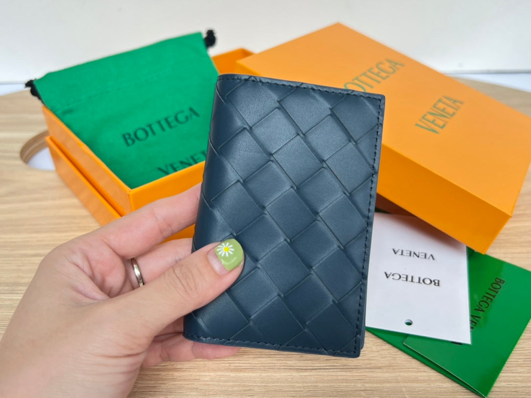 BV Flap Card Case