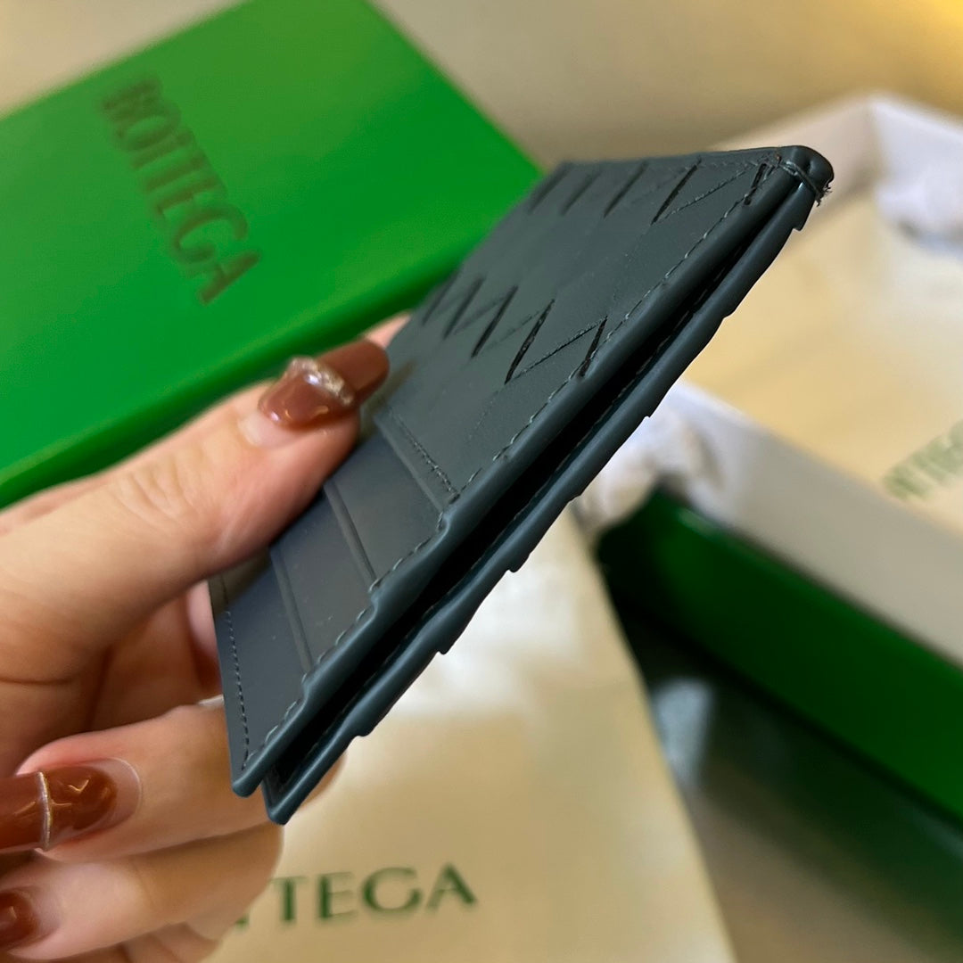 BV Intrecciato Credit Card Case