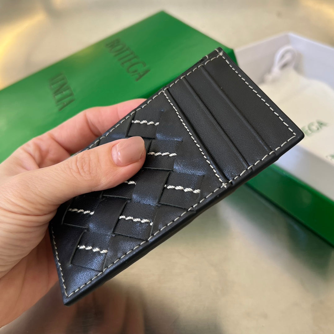 BV Intrecciato Zipped Card Case