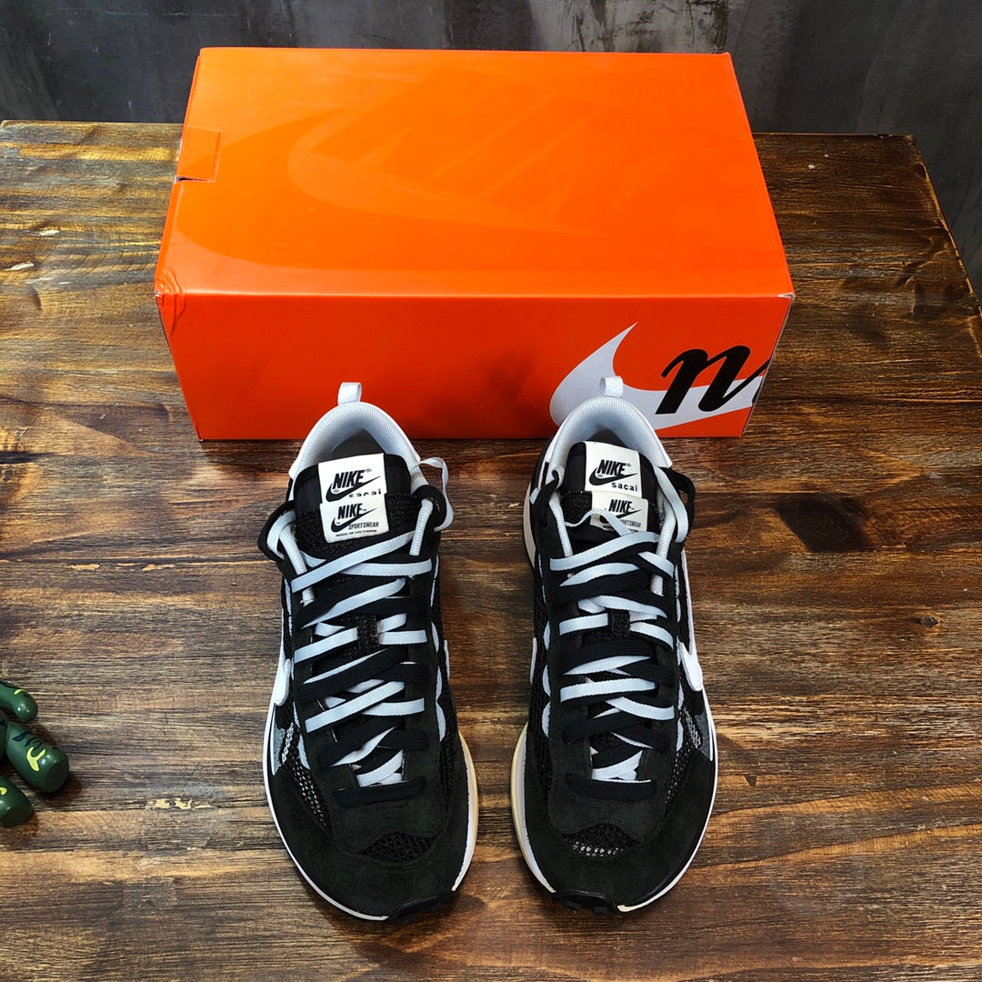 Nike/AirJordan Sacai x NK VaporWaffle 3.0