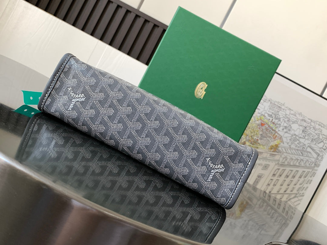 Goyard bag