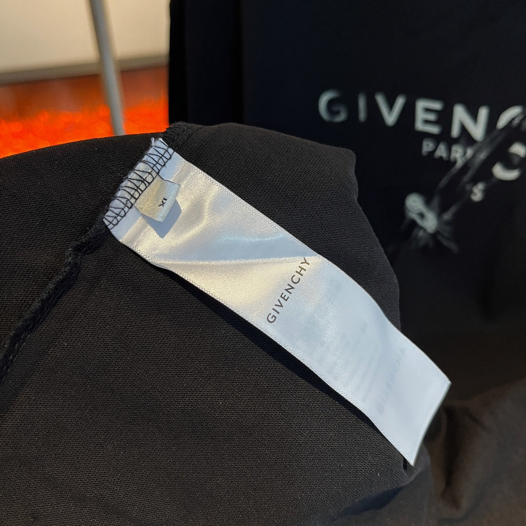 Givenchy T-shirt