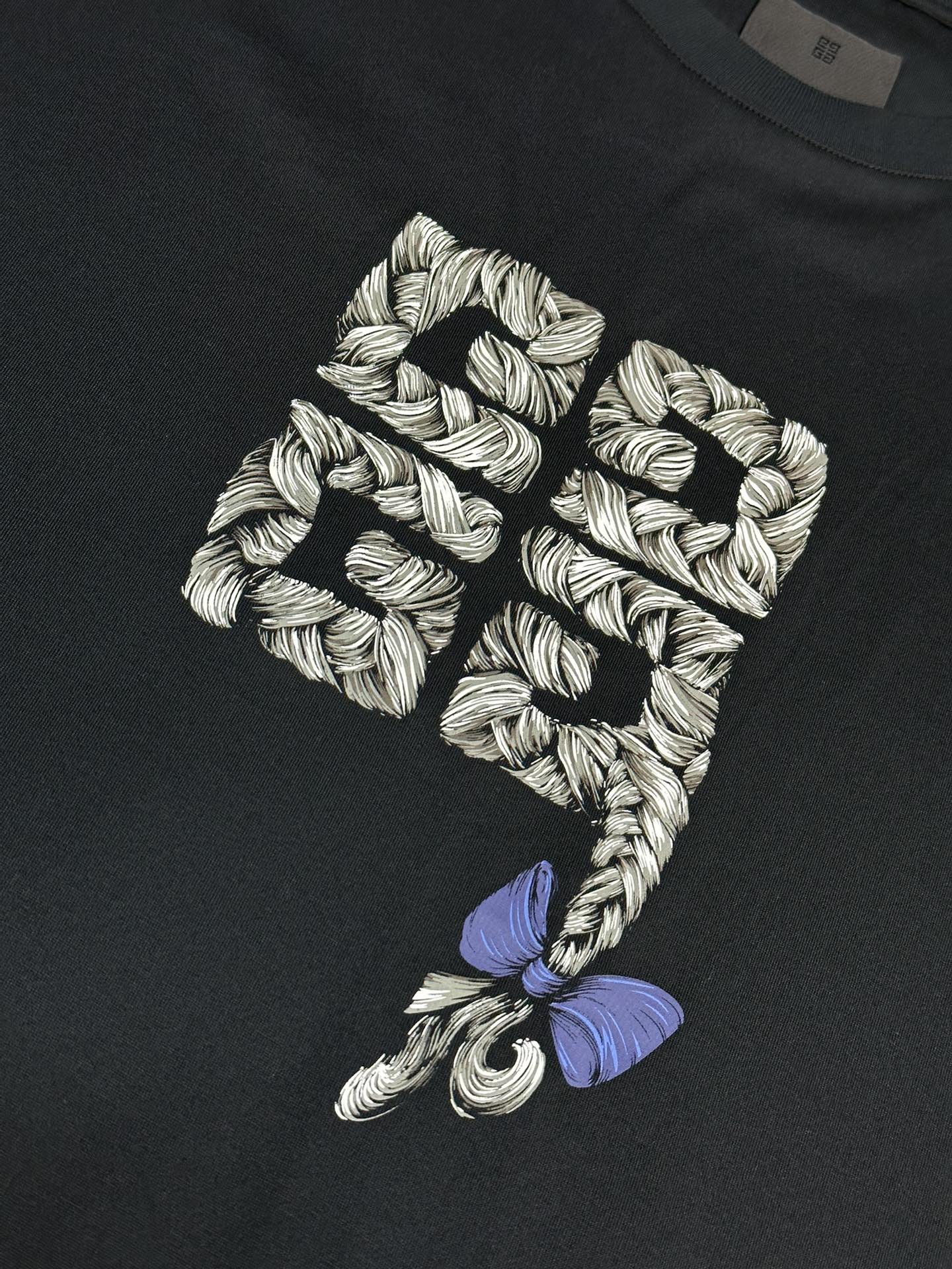 Givenchy T-shirt