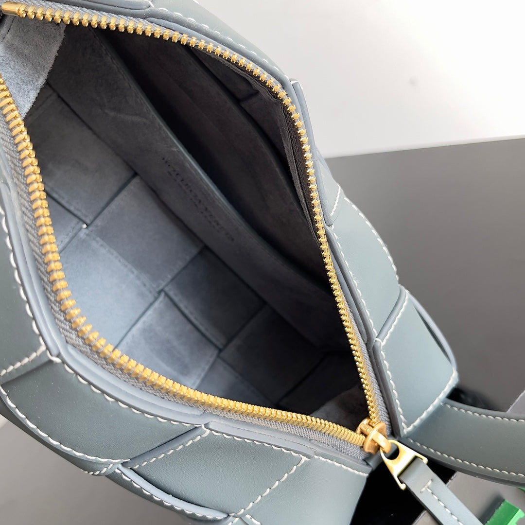 Bottega Veneta Handbag