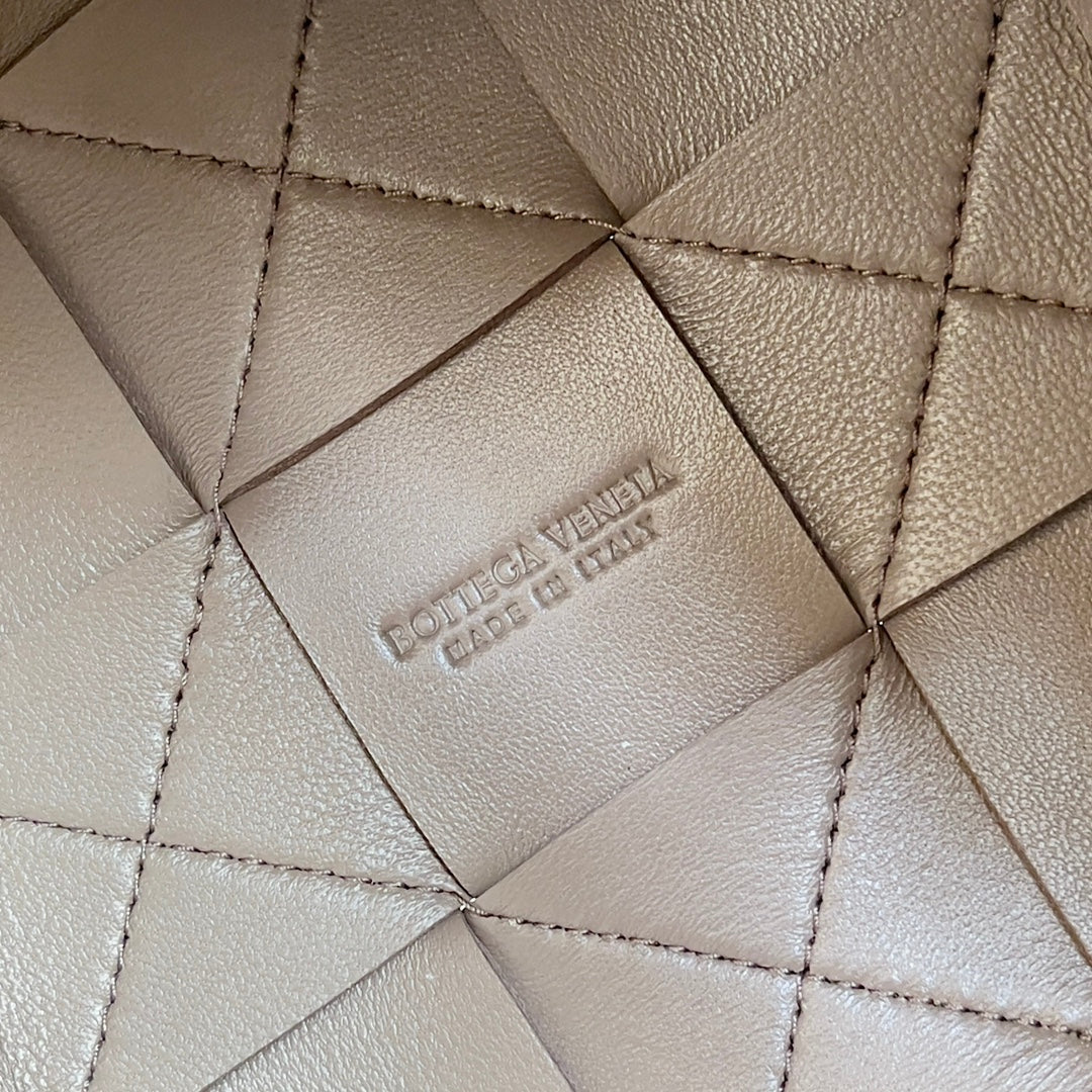 Bottega Veneta Handbag