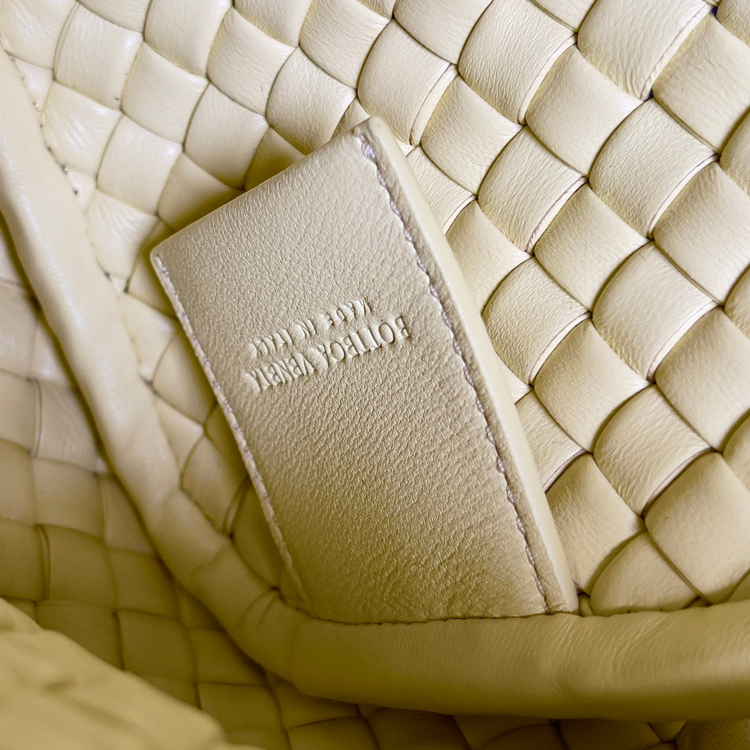 Bottega Veneta Handbag