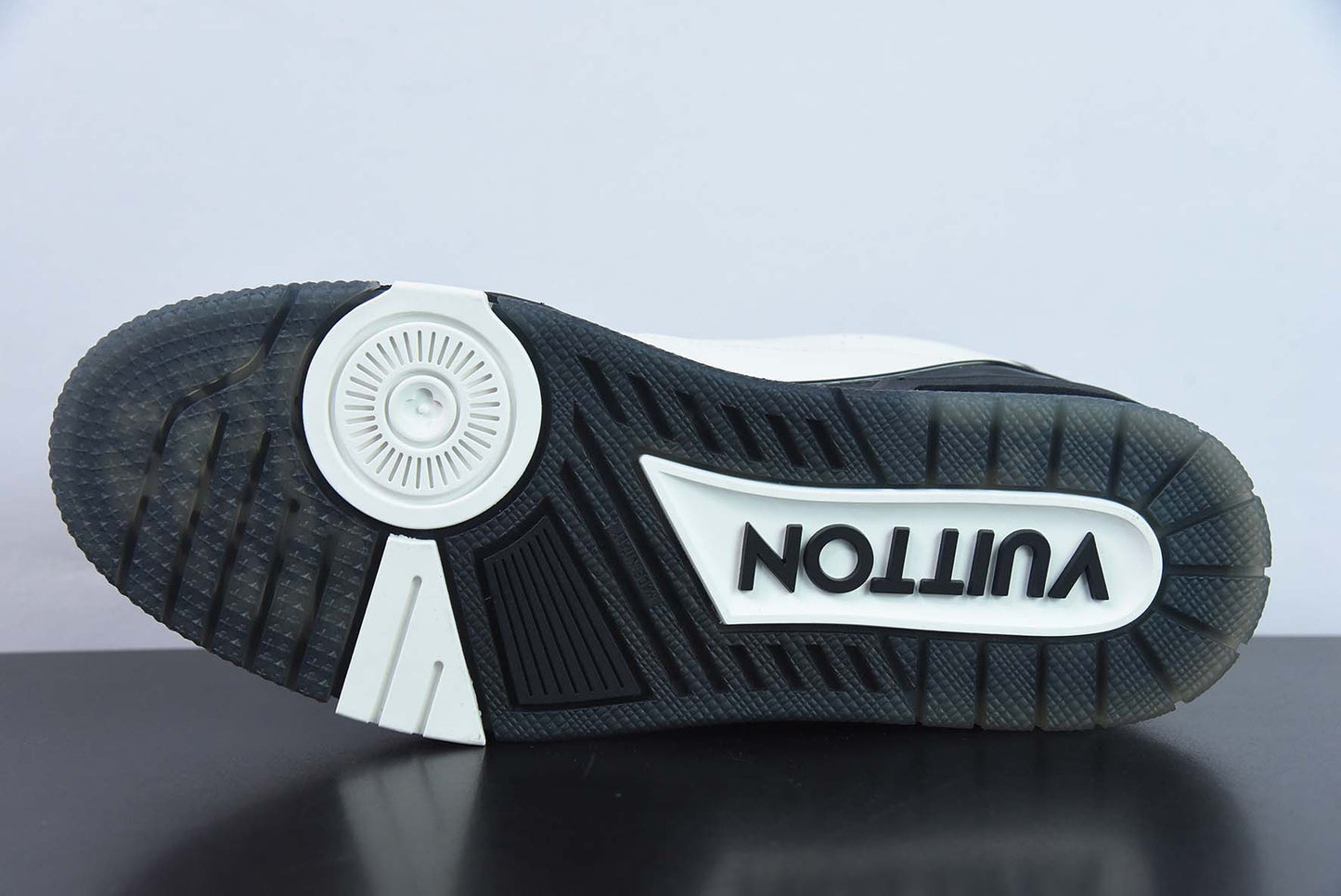 Louis Vuitton Trainer Sneaker