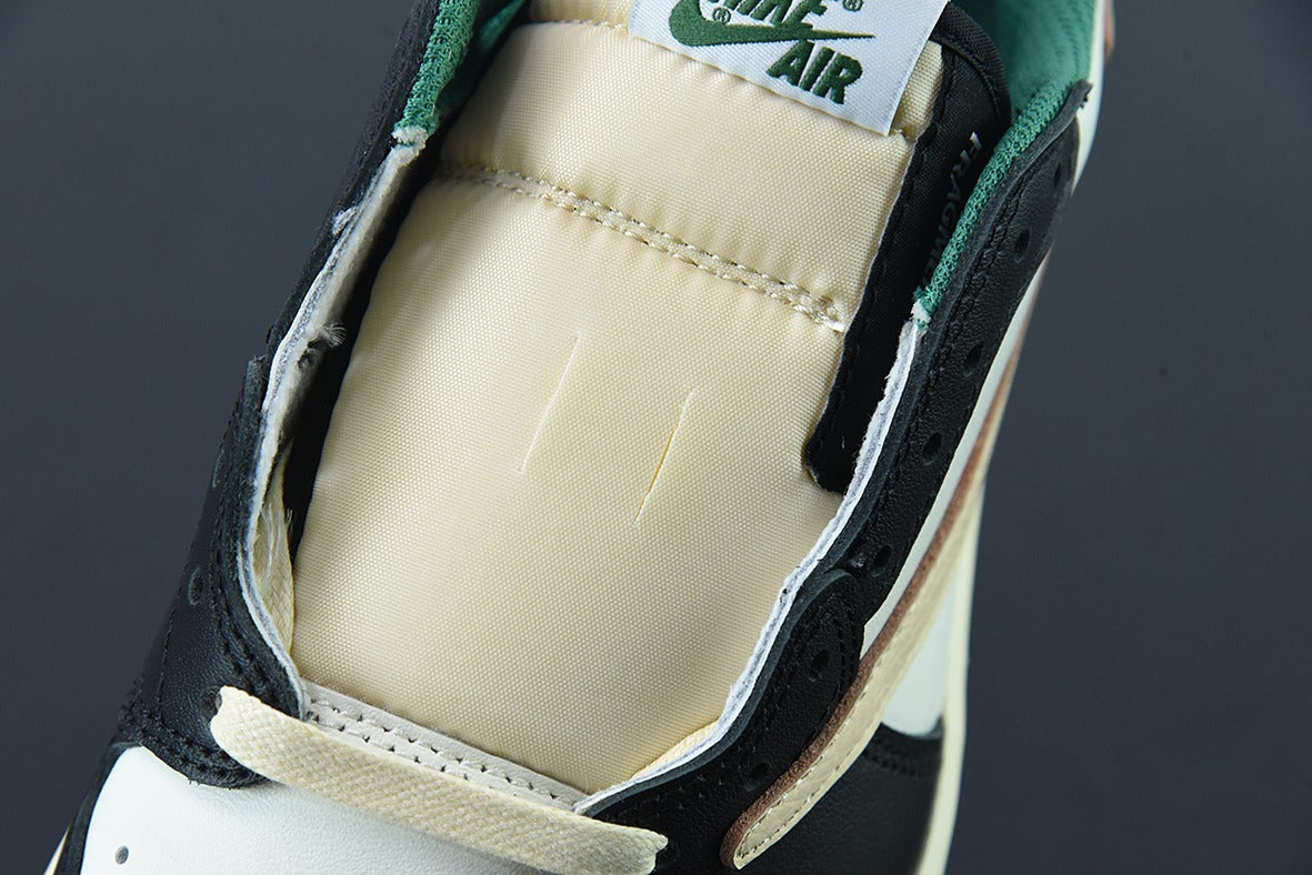 Travis Scott x Air Jordan 1 Low