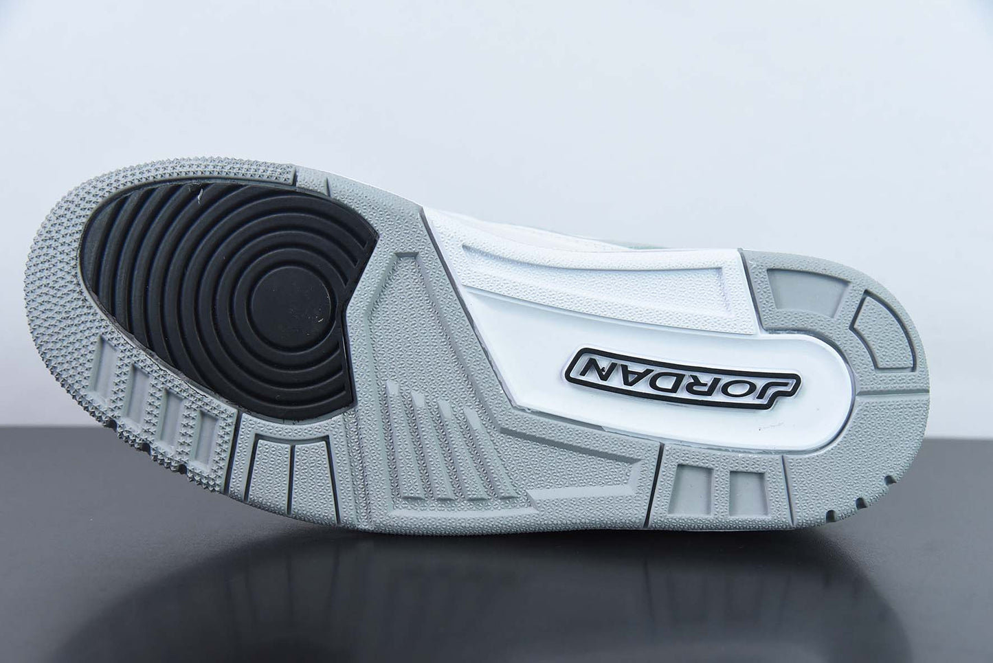 Air Jordan Legacy AJ312