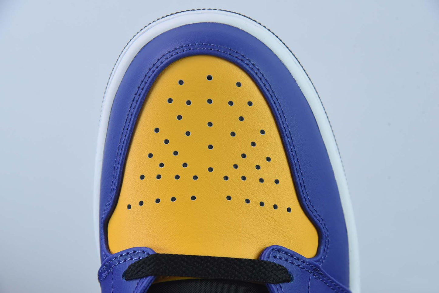 Air Jordan 1 Mid “Lakers” AJ1