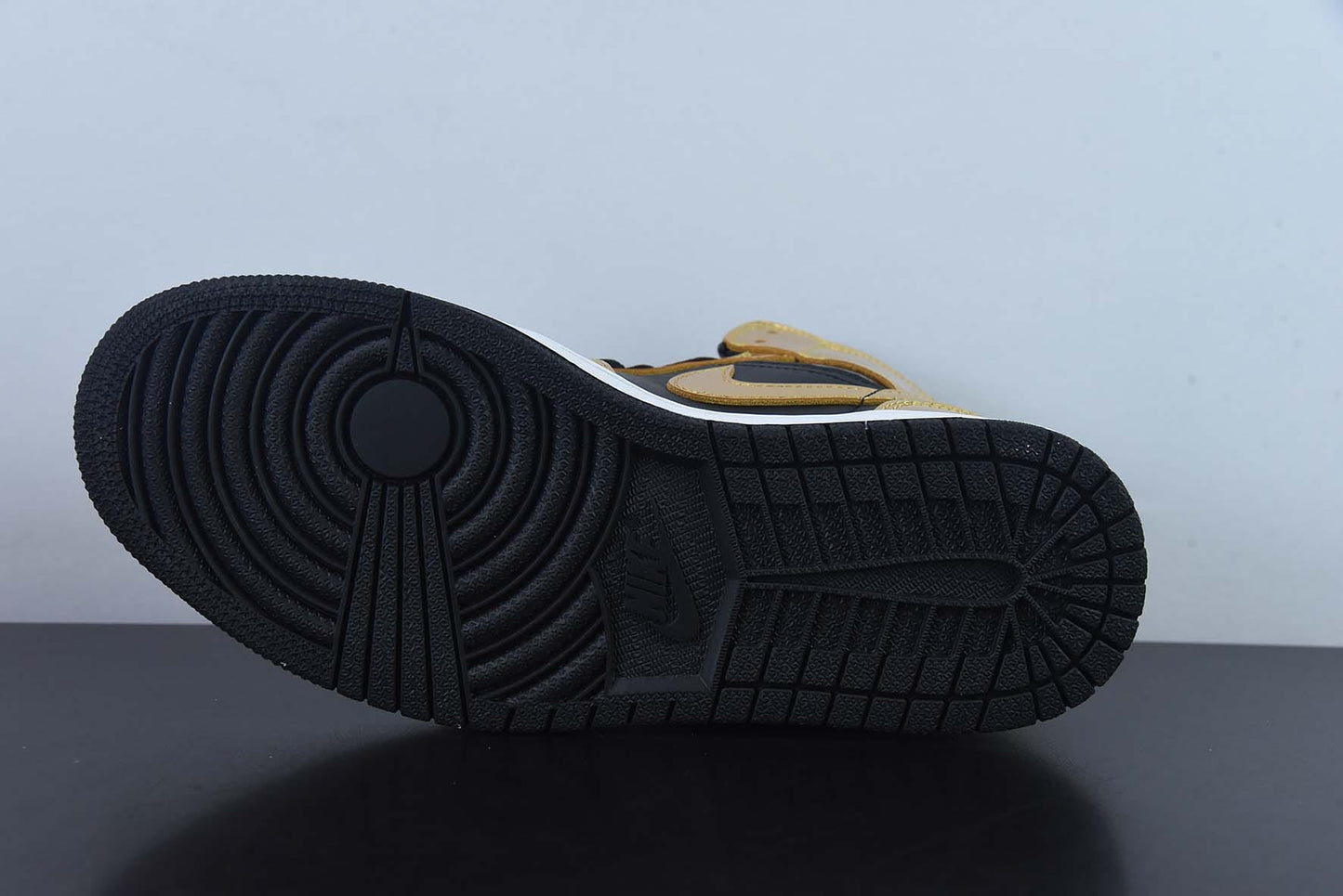 Air Jordan 1 Mid GS”Metallic Gold”