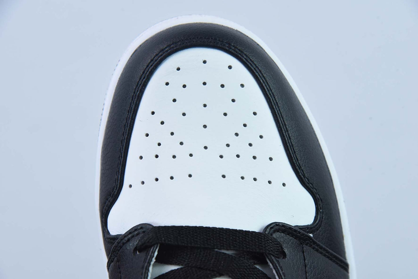 Air Jordan 1 Mid AJ1