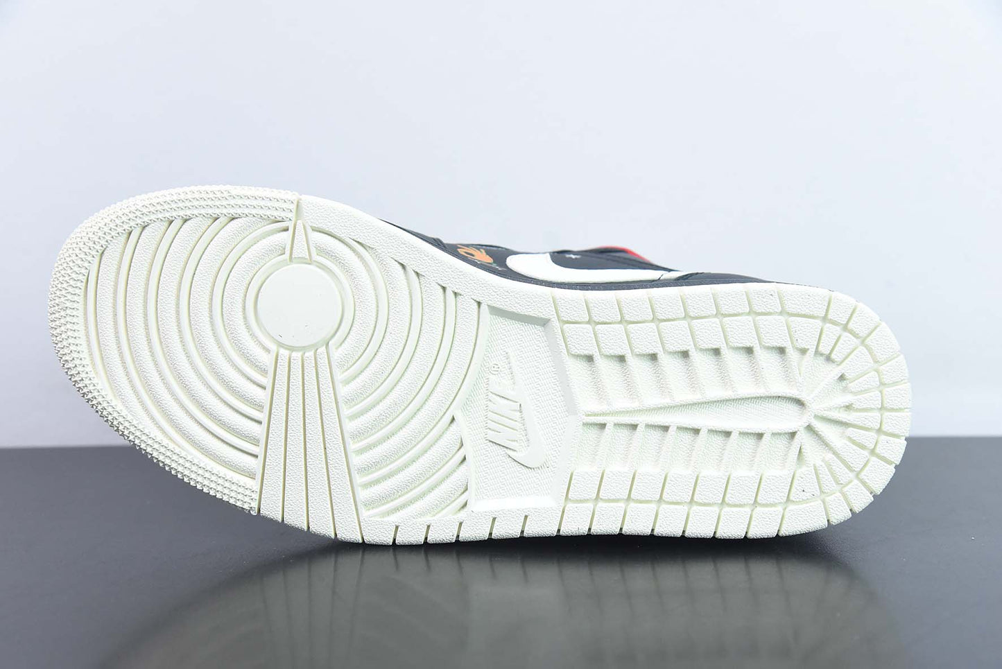 Air Jordan 1 Low “Flaming Swoosh” AJ1