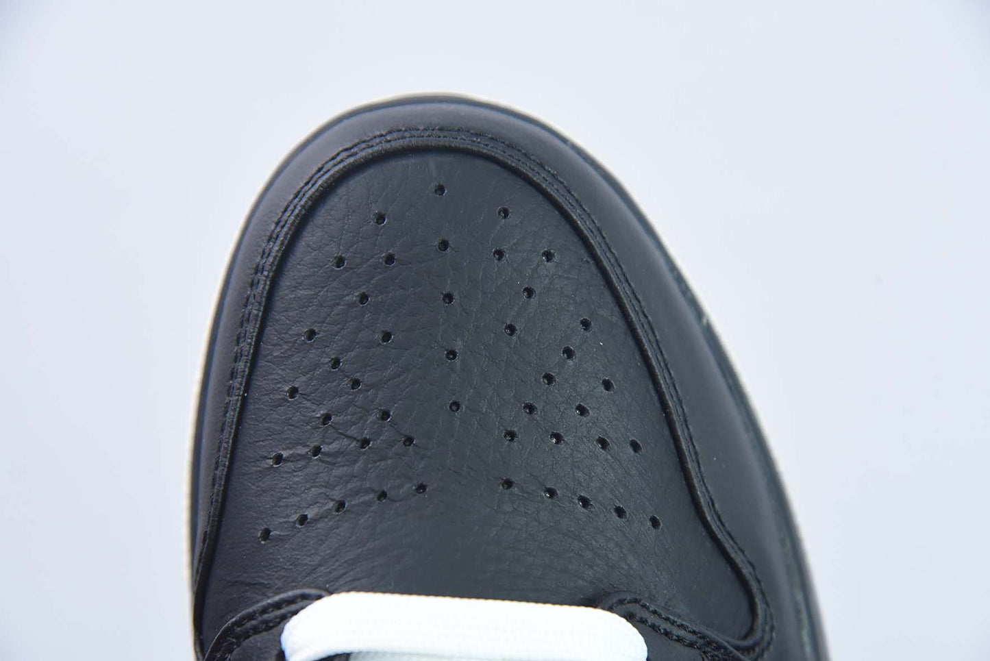 Air Jordan 1 Low “Flaming Swoosh” AJ1