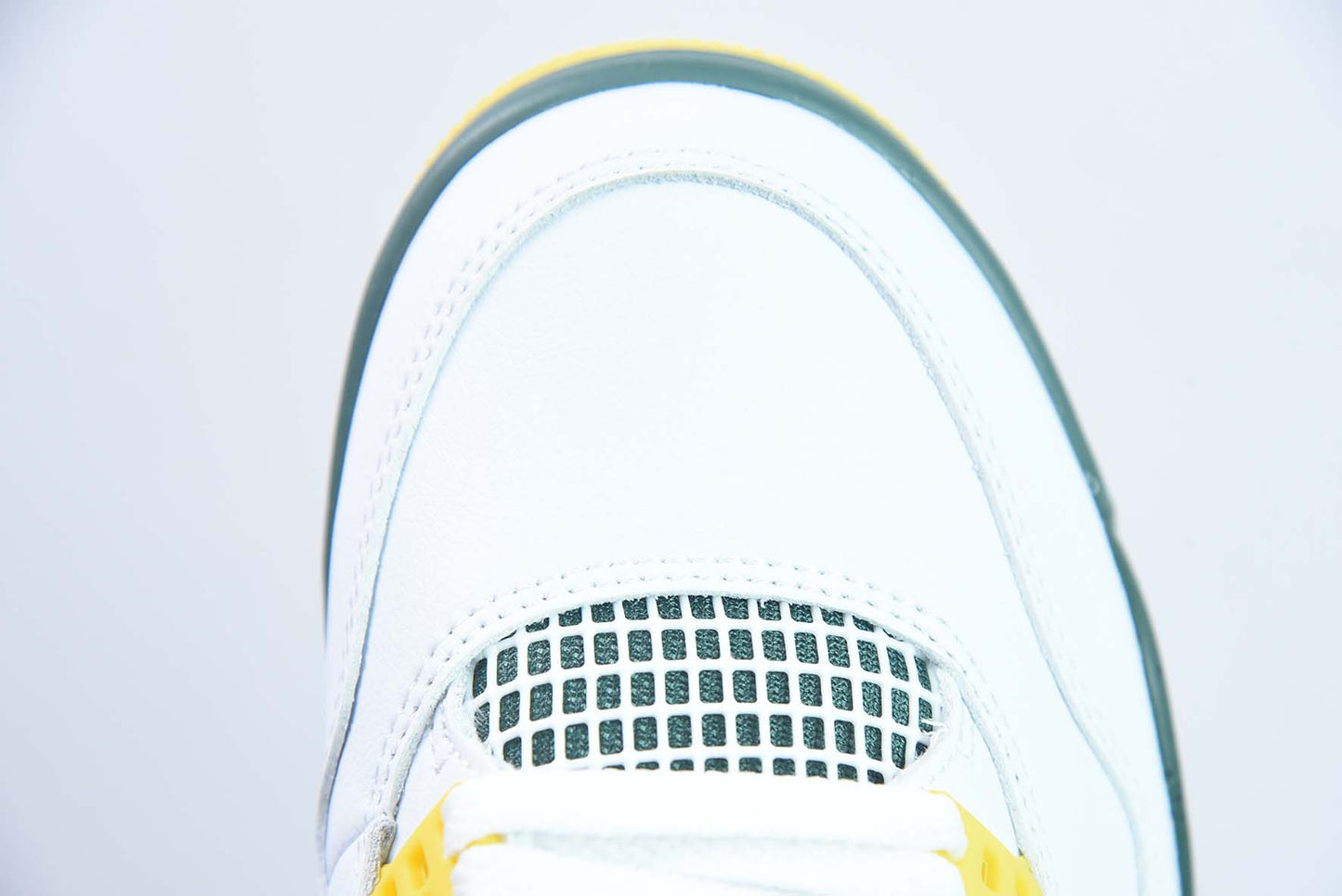 Air Jordan 4 Retro “Oregon Ducks Pit Crew”