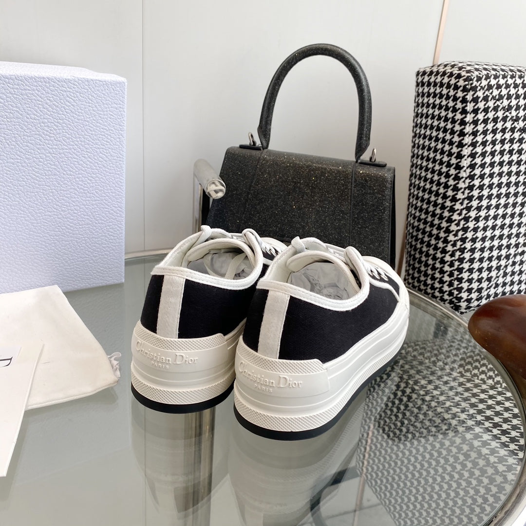 Dior Walk'n'Dior Sneakers