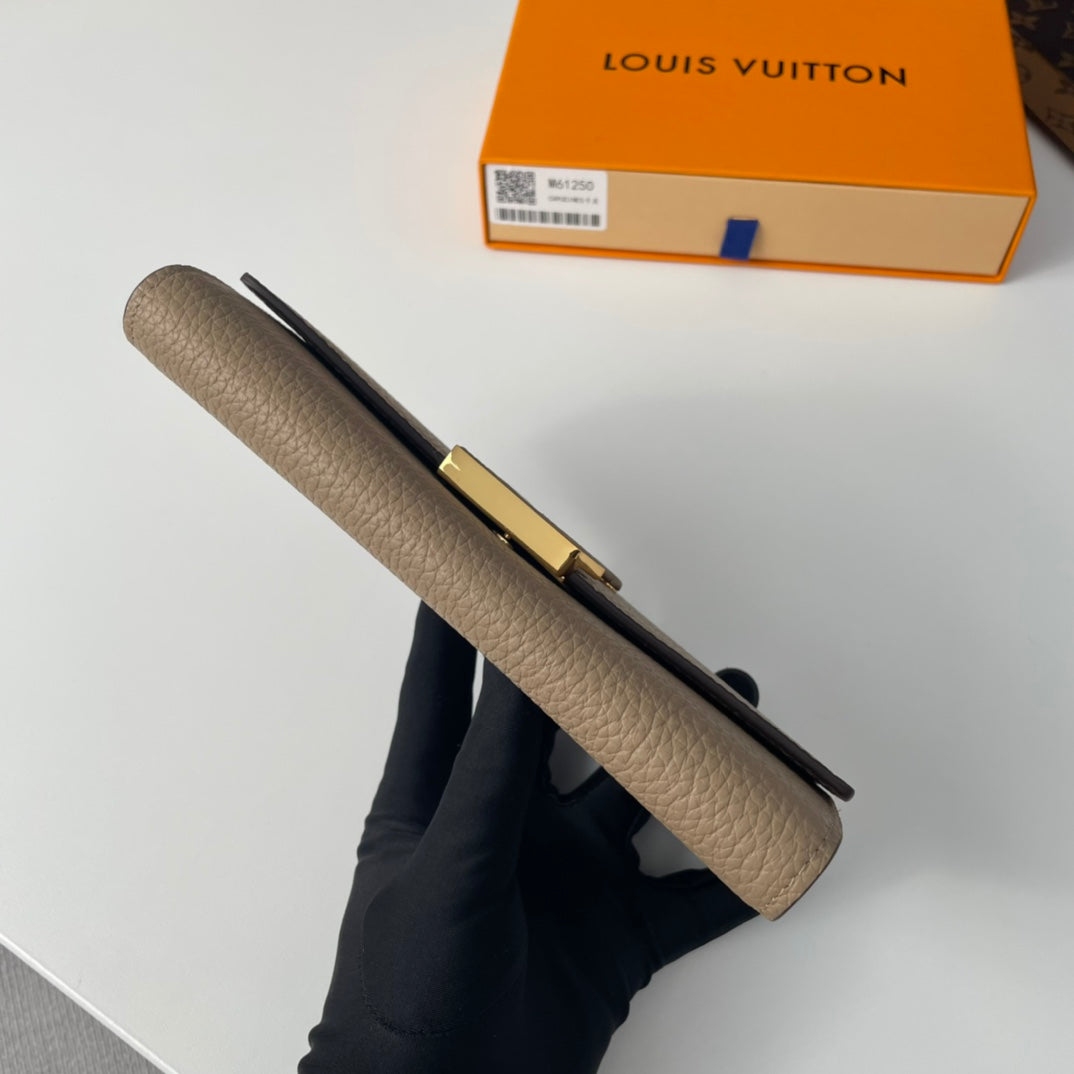 Louis Vuitton Capucines Wallet
