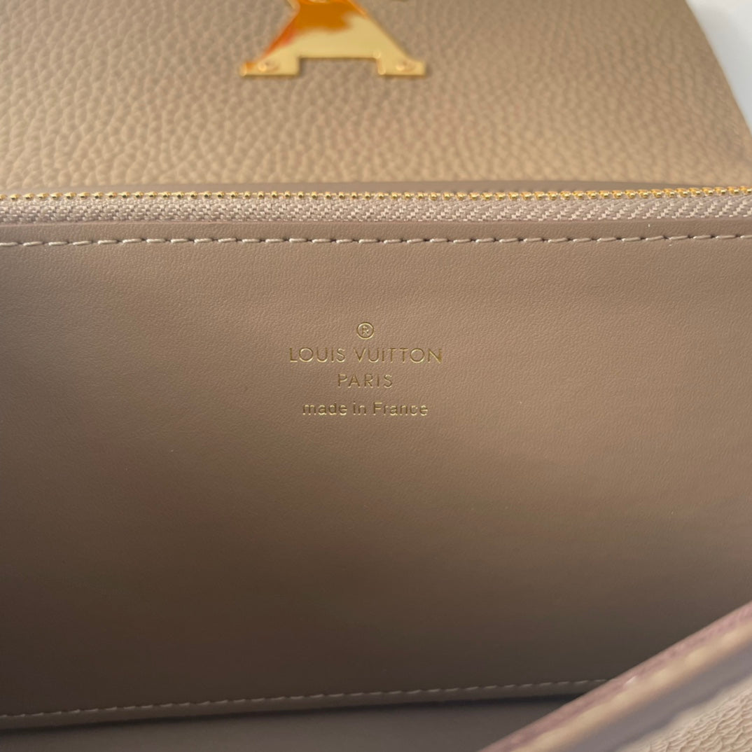 Louis Vuitton Capucines Wallet
