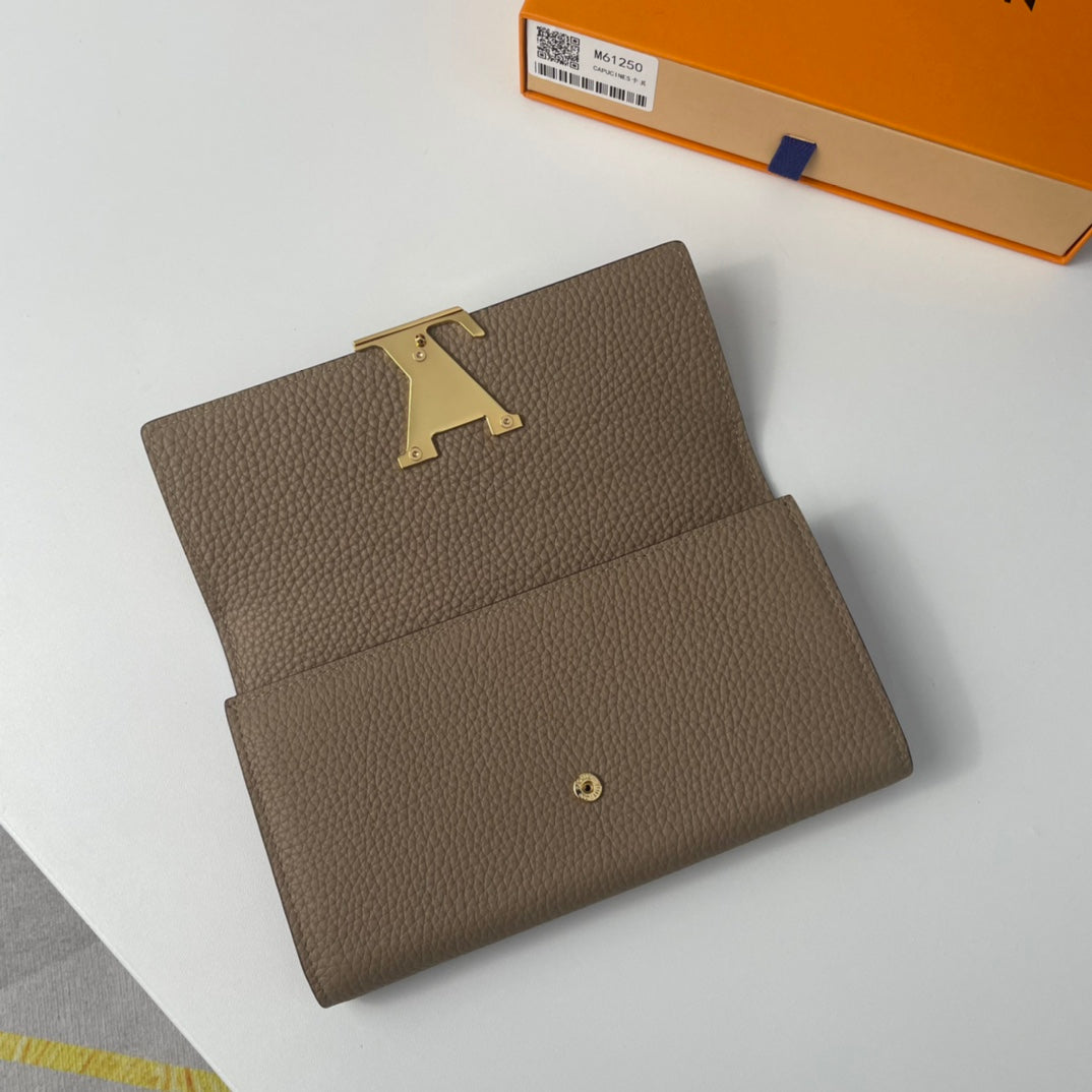 Louis Vuitton Capucines Wallet