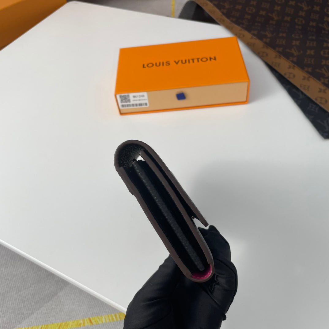 Louis Vuitton Capucines Wallet