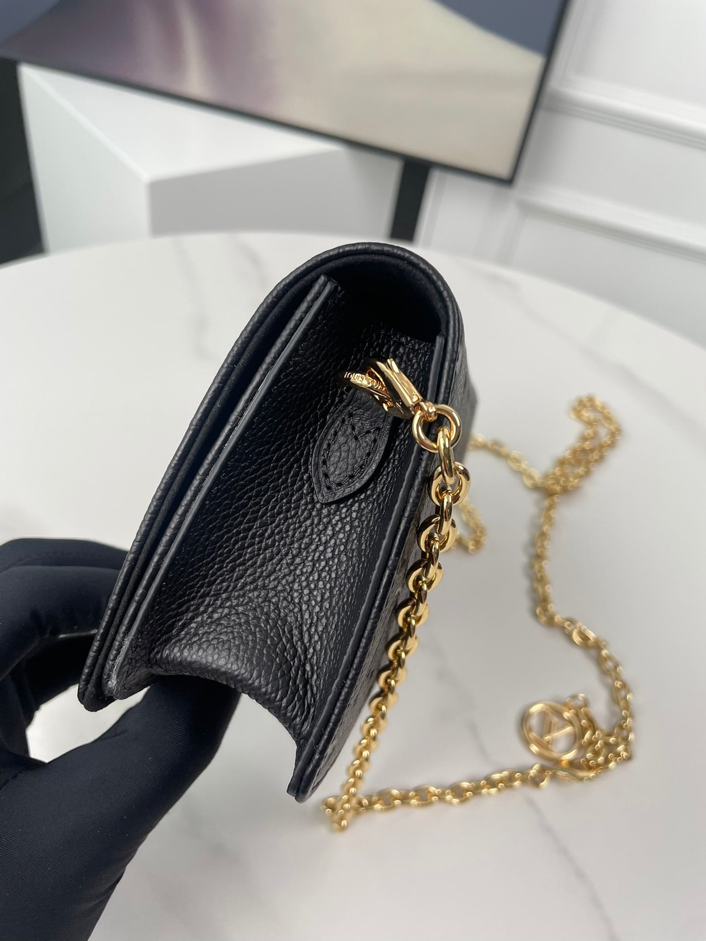 Louis Vuitton Wallet On Chain Lily