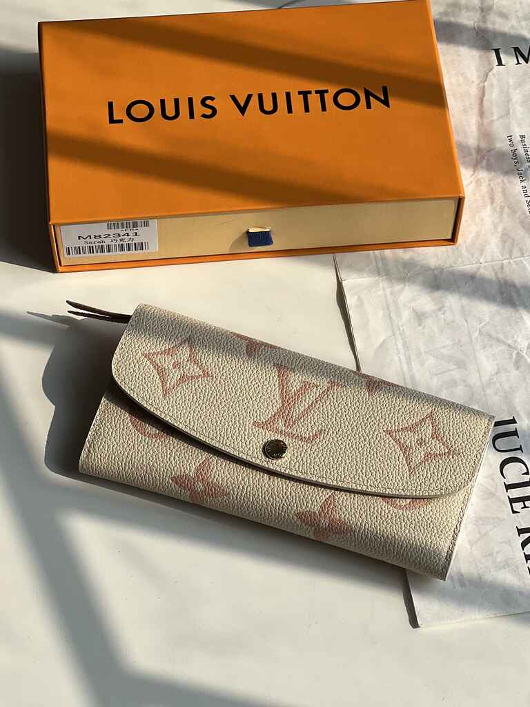 Louis Vuitton Emilie Wallet