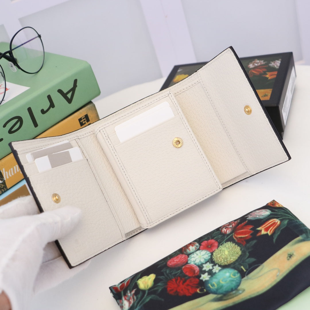 Gucci GG Supreme Tri-Fold Wallet